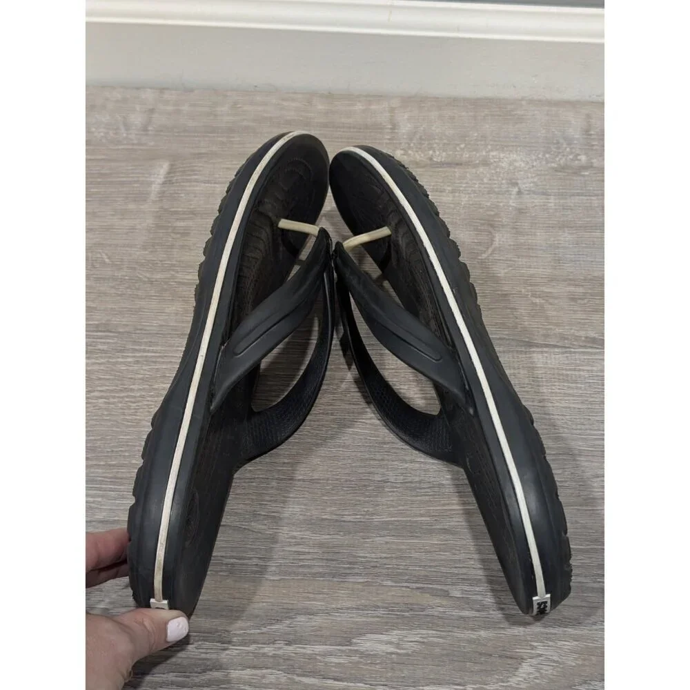 CROCS Black Leather rubber Thong Sandals Men’s Size 9 Women's Sz 11 Comfort